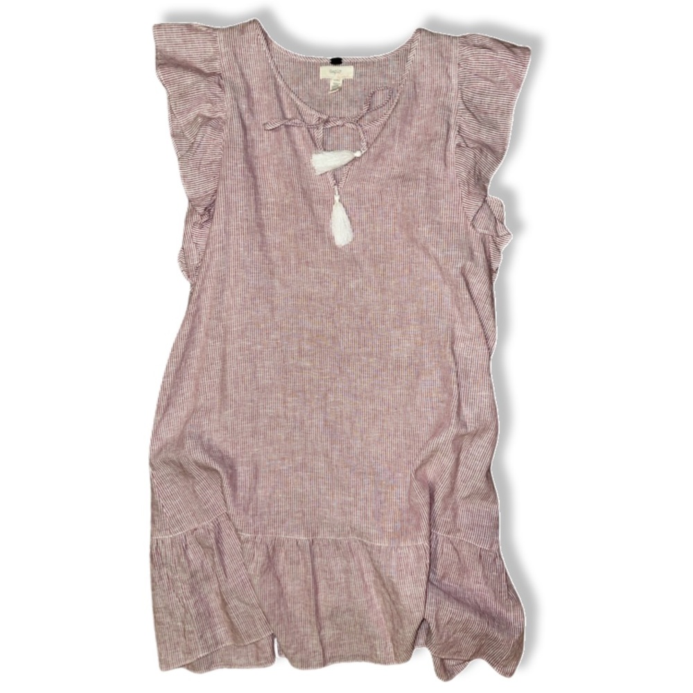 Dress w/ ruffle sleeves